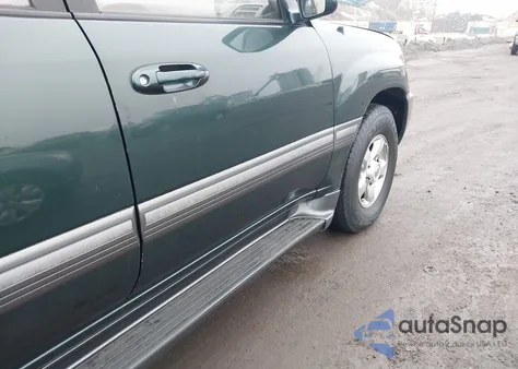 2001 Toyota Land Cruiser z USA, uszkodzony, nr VIN JTEHT05J712001367